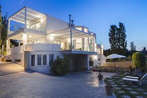 Niki's Villa - Luxury Seaview Villa!