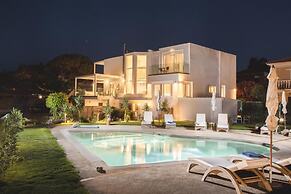 Niki's Villa - Luxury Seaview Villa!