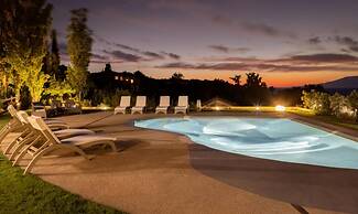 Niki's Villa - Luxury Seaview Villa!