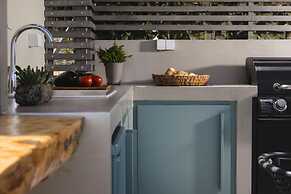 Niki's Villa - Luxury Seaview Villa!