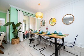 Vibrant Themed Home Prime Location