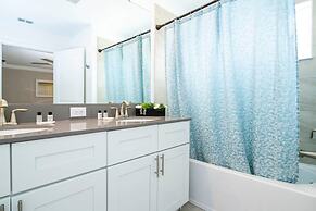 Vibrant Themed Home Prime Location