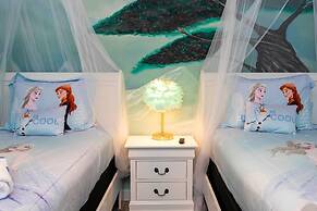 Vibrant Themed Home Prime Location