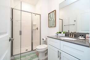 Vibrant Themed Home Prime Location