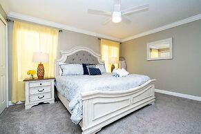 Vibrant Themed Home Prime Location