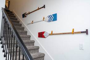 Vibrant Themed Home Prime Location