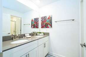 Vibrant Themed Home Prime Location