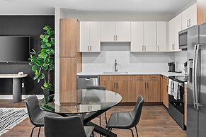 Midnight Manor Penthouse Suite The Gulch