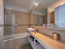 Suite Moderno con Piscina