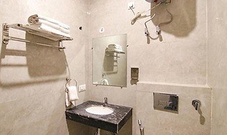 FabHotel Aerosky Inn