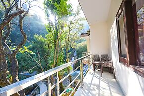 Fabhotel Kempty Lake Resort