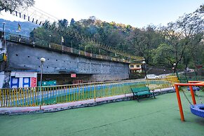 Fabhotel Kempty Lake Resort