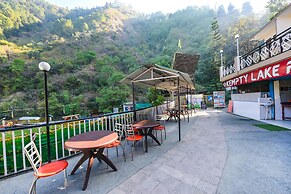 Fabhotel Kempty Lake Resort