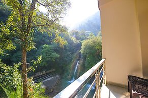 Fabhotel Kempty Lake Resort