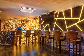 Fabhotel Prime Alekhya Suites