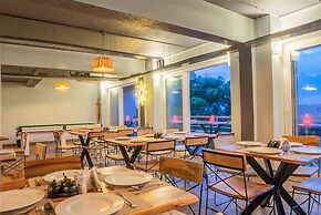 Fabhotel Prime Alekhya Suites