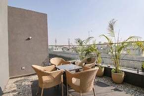 Fabhotel Prime K9 Crown