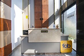 Fabhotel Prime K9 Crown