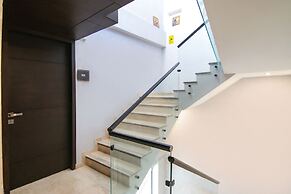 Fabhotel Prime K9 Crown