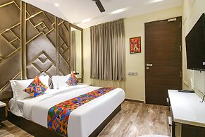 Fabhotel Prime K9 Crown