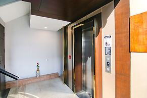 Fabhotel Prime K9 Crown