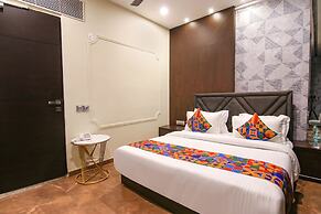 Fabhotel Prime K9 Crown