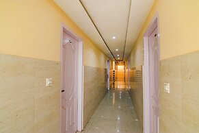 Fabhotel Hari Residency