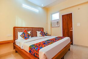Fabhotel Hari Residency