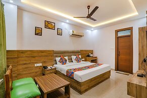 Fabhotel The Crestelia