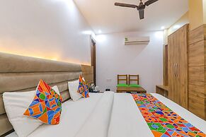 Fabhotel The Crestelia