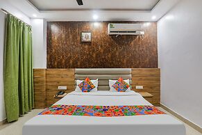 Fabhotel The Crestelia