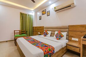 Fabhotel The Crestelia