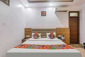 Fabhotel The Crestelia