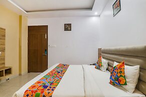 Fabhotel The Crestelia