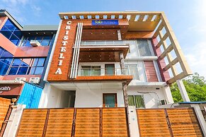 Fabhotel The Crestelia