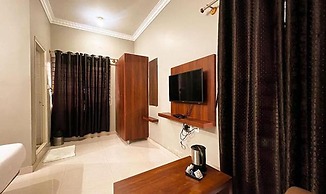 Fabhotel Gateway Suites