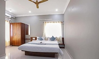 Fabhotel Gateway Suites