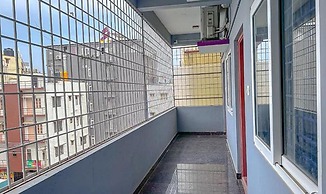 Fabhotel Gateway Suites