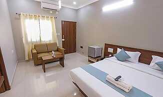 Fabhotel Gateway Suites