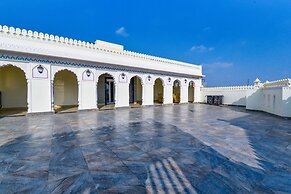 Fabhotel Bungalow 18