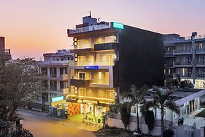 FabHotel Green Lotus Luxe