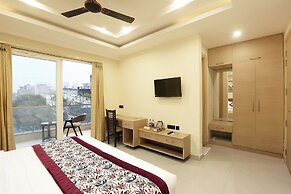 FabHotel Green Lotus Luxe