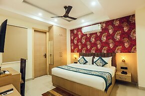 FabHotel Green Lotus Luxe