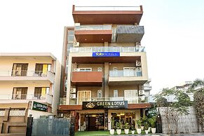 FabHotel Green Lotus Luxe