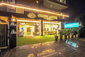 FabHotel Green Lotus Luxe