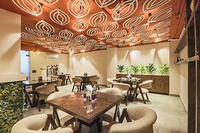 FabHotel Green Lotus Luxe