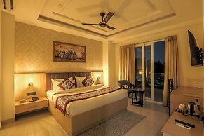 FabHotel Green Lotus Luxe