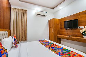 Fabhotel The Glory I