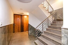 Fabhotel The Glory I