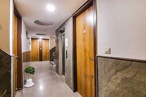 Fabhotel The Glory I